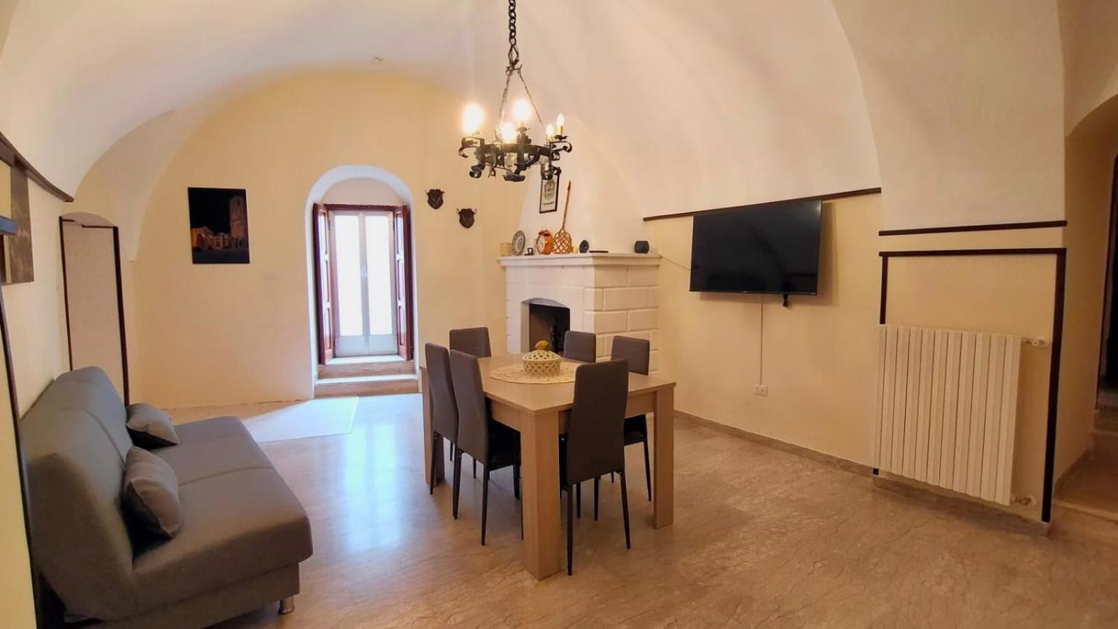 Apartmán Dimora Maggi Al Caminetto - Affitti Brevi Italia Monte SantʼAngelo Exteriér fotografie